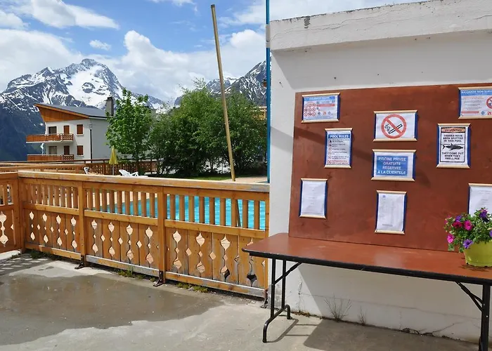 Les Clarines Отель 3*